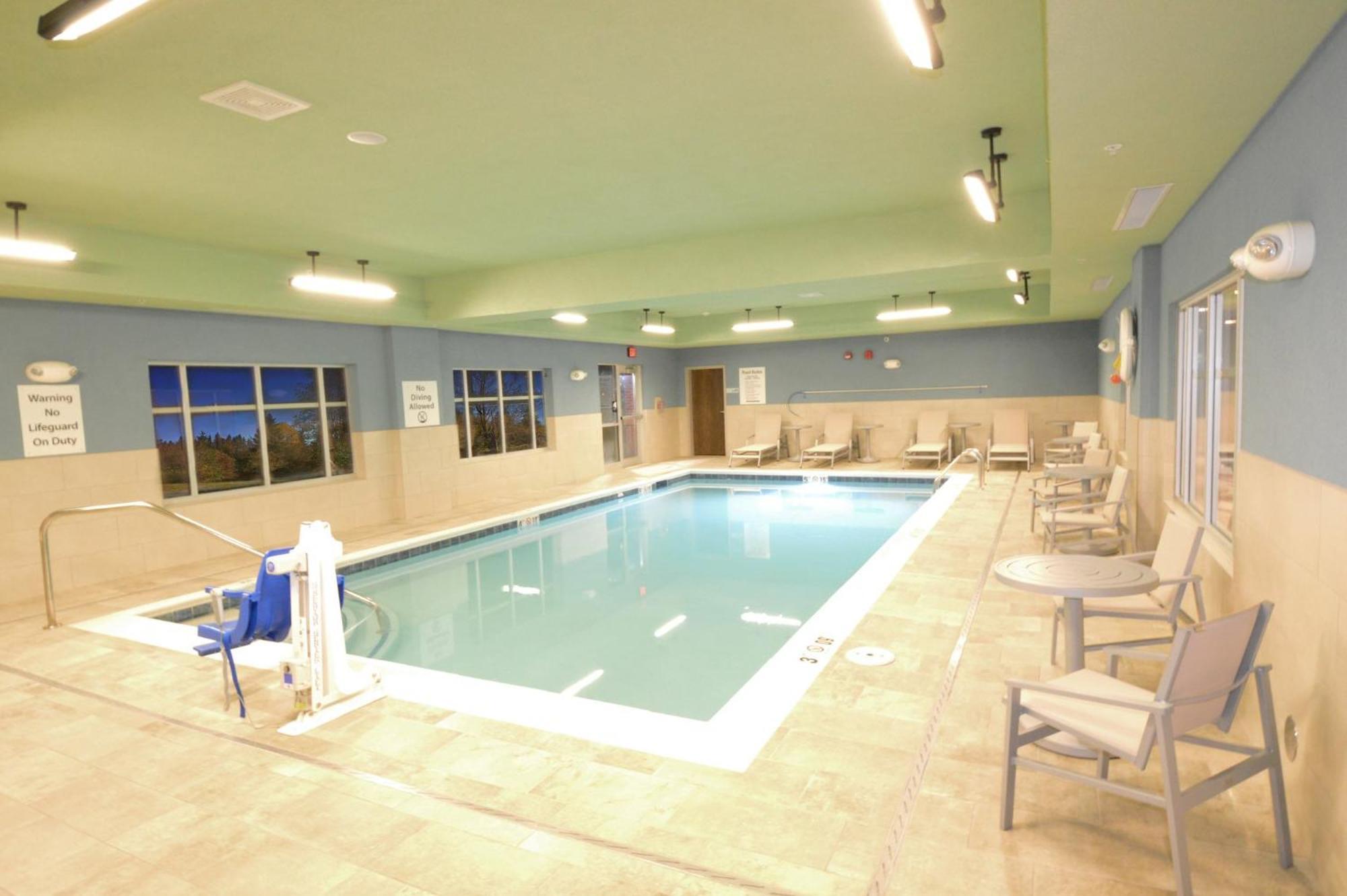 Holiday Inn Express & Suites Toledo West By Ihg Εξωτερικό φωτογραφία