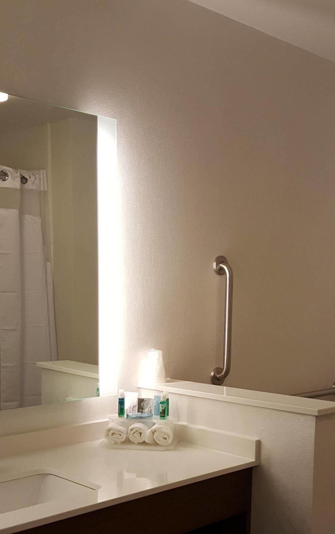 Holiday Inn Express & Suites Toledo West By Ihg Εξωτερικό φωτογραφία