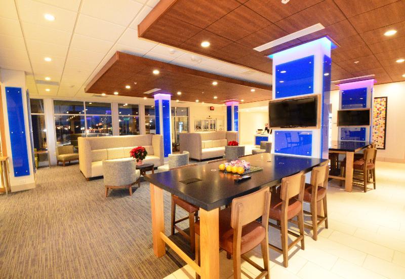 Holiday Inn Express & Suites Toledo West By Ihg Εξωτερικό φωτογραφία